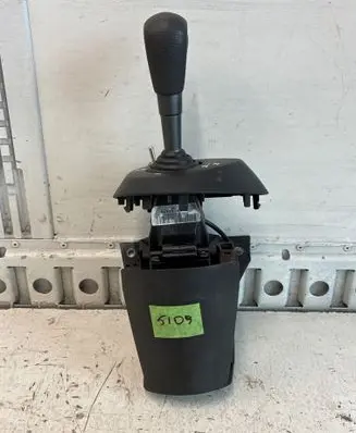 Renault Master III Gear shifter/selector 8200915410