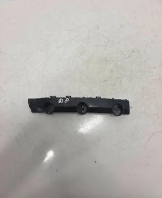 Front bumper mounting bracket