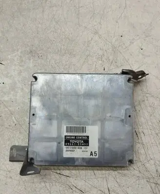 Toyota Avensis T250 Engine control unit/module 8966105A52 MB1758004000 1758004000