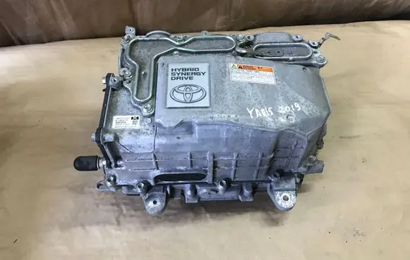 Toyota Yaris Voltage converter inverter G920052033 G920152013