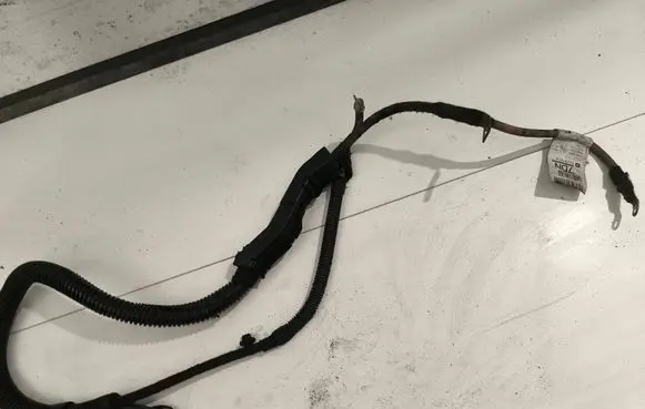 Opel Zafira C Positive cable (battery) 55562739 329510614