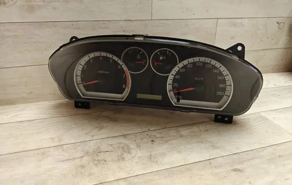 Chevrolet Aveo Speedometer (instrument cluster) 96814465