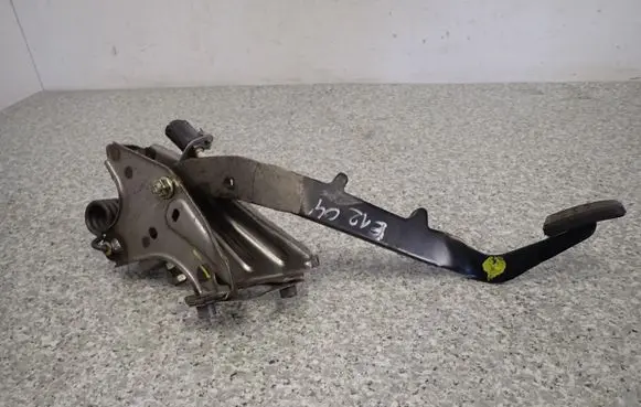 Toyota Corolla Verso AR10 Pedal assembly 