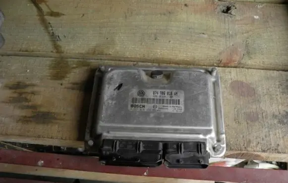 Volkswagen Transporter - Caravelle T4 Engine control unit/module 074906018