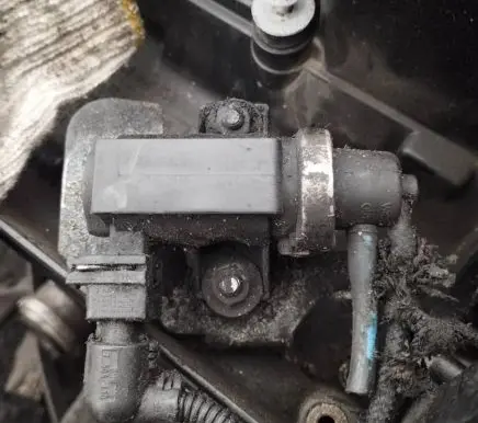 BMW X5 E53 Turbo solenoid valve 72279600 2247906