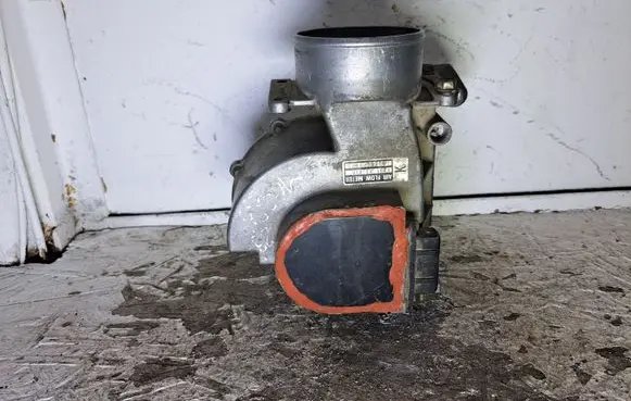 Mazda 626 Mass air flow meter F20113210 1971003420