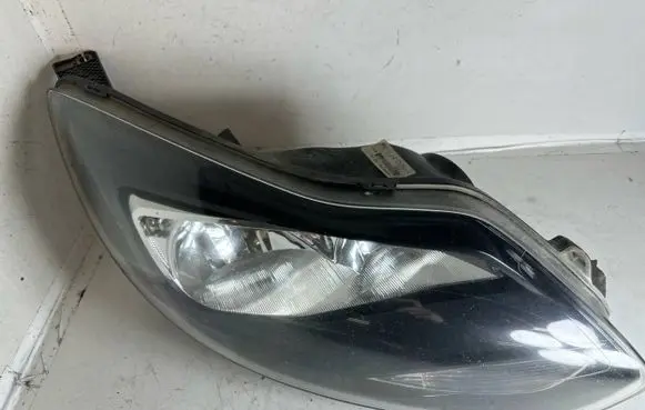 Ford Focus Headlight/headlamp BM5113W029AH 14819 16J77R