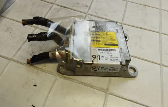 Toyota Corolla Verso AR10 Airbag control unit/module 891700F032