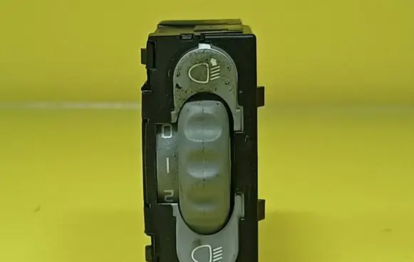 Renault Scenic I Headlight level height control switch 7700433081