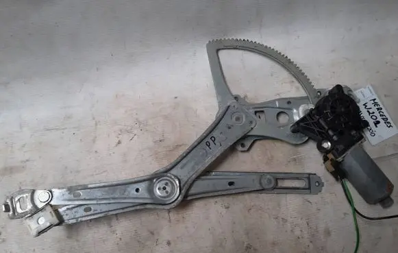 Mercedes-Benz C W202 Front door window regulator with motor 0130821639