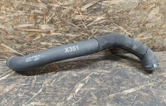 Jaguar XJ X351 Engine coolant pipe/hose AW938260AC
