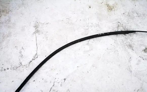 Audi TT Mk1 Front door glass trim molding 