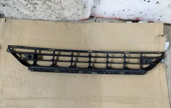 Volvo XC60 Front bumper lower grill 31323775