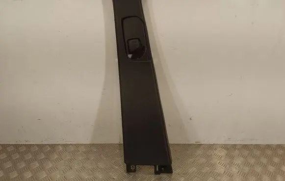 Dodge Durango (B) pillar trim (top)