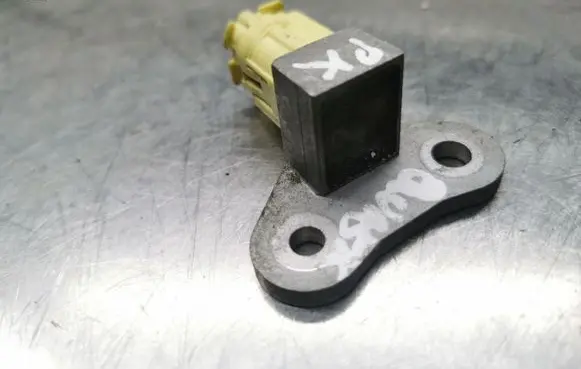 Nissan Qashqai Airbag deployment crash/impact sensor