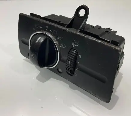 Mercedes-Benz E W211 Light switch 2115450304 04056020 7241Q05