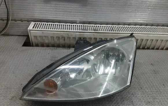 Ford Focus Headlight/headlamp 2M5113W030BD