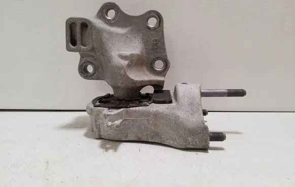 Toyota bZ4X Engine mount bracket