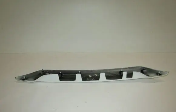 Mitsubishi Outlander Trunk door license plate light bar 