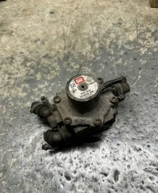 Subaru Legacy LP gas reducer 67R010016