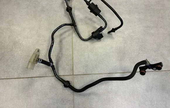 Porsche 911 991 Turbo solenoid valve 9A160524101