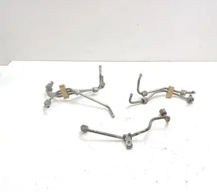 Volvo XC70 Fuel injector supply line/pipe 