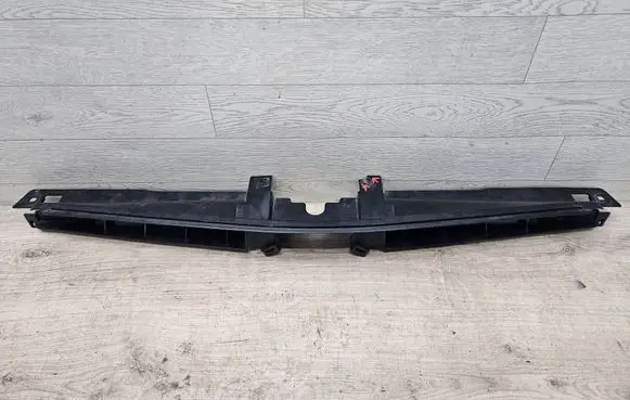Front bumper mounting bracket