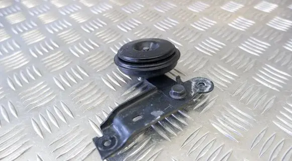 Toyota Yaris XP210 Horn signal 865200D050
