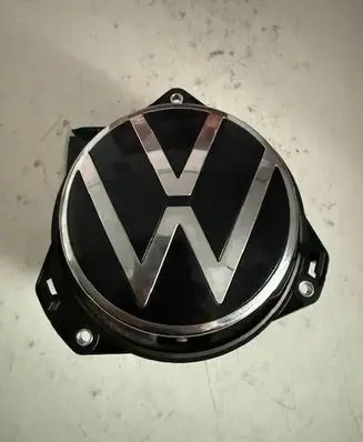 Volkswagen PASSAT B8 Tailgate handle with camera 3G0827469EK