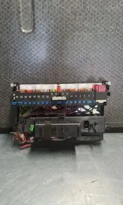 BMW X3 E83 Fuse box set 8387153