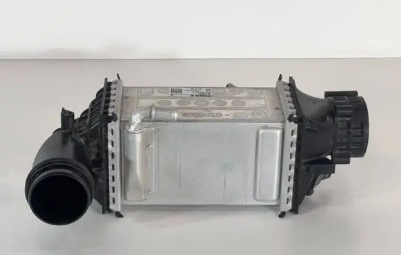 Volkswagen Golf VII Intercooler radiator 04E145785 SF793002