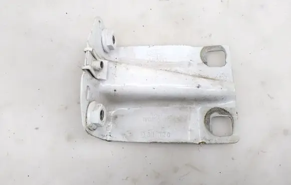 Fender mounting bracket