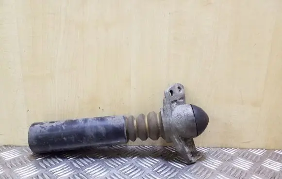 Volkswagen PASSAT B7 Front shock absorber mounting bracket 