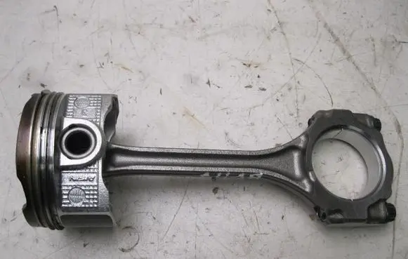 Toyota Yaris Piston with connecting rod 47020 BV117