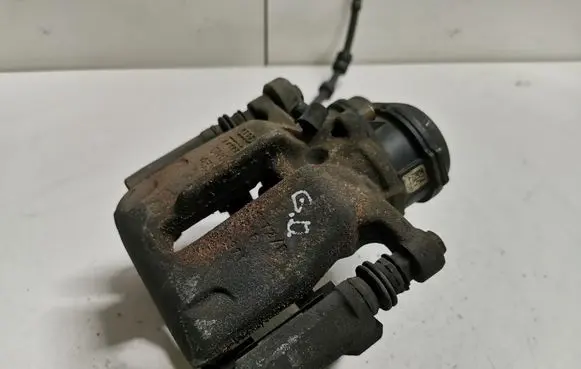 Rear brake caliper