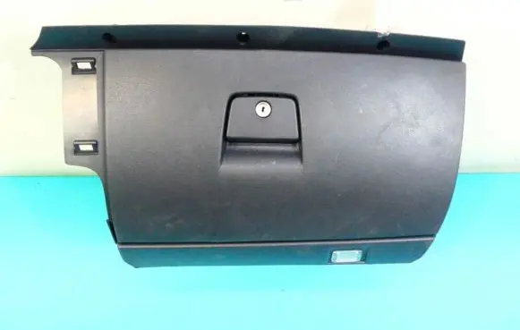 Glove box