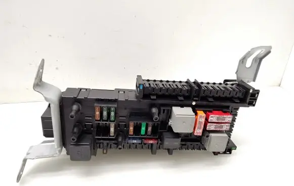 Mercedes-Benz E W212 Fuse box set 2129003822 2129015105 2129026107