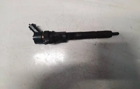 Toyota Auris 150 Fuel injector 2367033040 0445110227