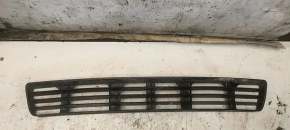 Audi A4 S4 B5 8D Front bumper lower grill 8D0807683