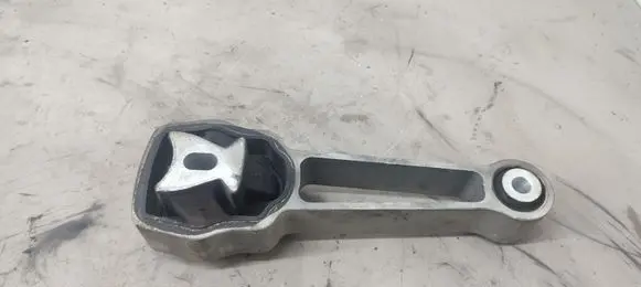 Engine mount bracket