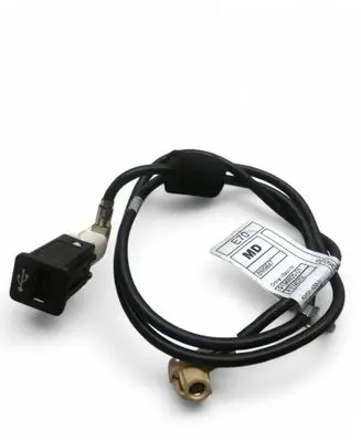 BMW X5 E70 USB socket connector 9237656 9196805