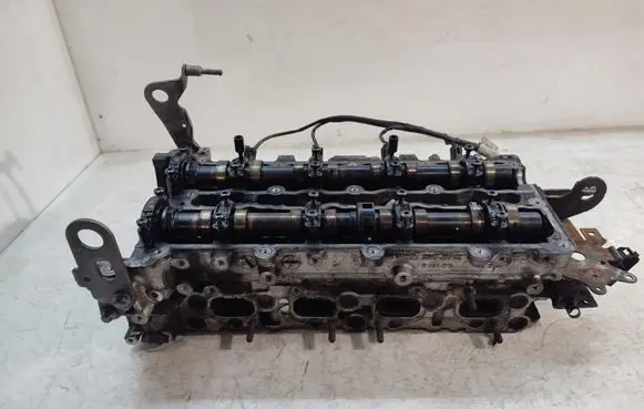 Mercedes-Benz C W205 Engine head R651016