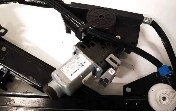 Tesla Model S Rear door window regulator motor REP105F0