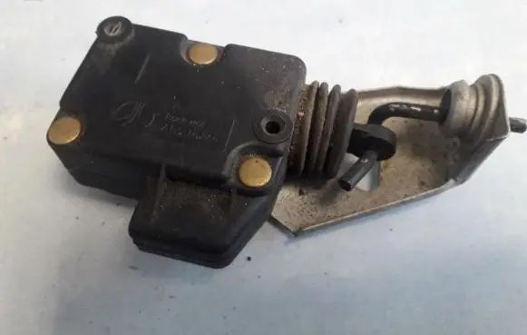 Peugeot 407 Central locking motor 9643826880