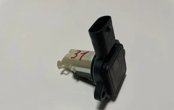 BMW 7 F01 F02 F03 F04 Mass air flow meter 7593624
