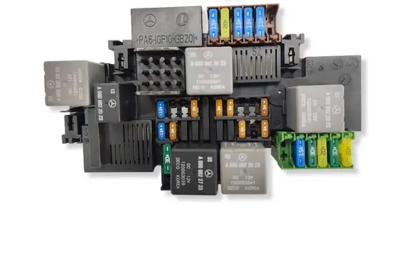 Mercedes-Benz C W205 Fuse module A2229063302 153640786 ZGS003Q04