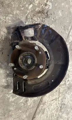 Hyundai Santa Fe Front wheel hub spindle knuckle