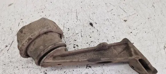 Volkswagen Transporter - Caravelle T4 Engine mount bracket