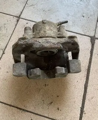 BMW 5 E39 Front brake caliper