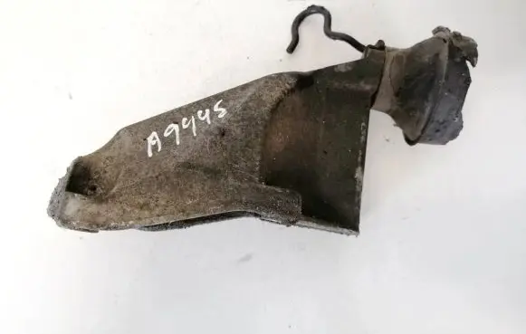 Volkswagen PASSAT B5 Engine mount bracket 8d0199307p